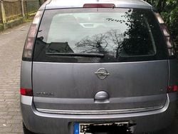 Grau Gebraucht 2006 Opel Meriva Van / Kleinbus | 2.100 € (Guter Preis)