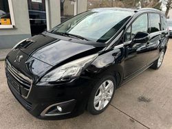 Schwarz Gebraucht 2014 Peugeot 5008 Allure Van / Kleinbus | 5.850 € (Fairer Preis)