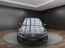 Grau Gebraucht 2018 VW Passat Highline Kombi | 12.999 € (Fairer Preis)