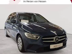 Denimblau metallic Gebraucht 2020 Mercedes B200 Van / Kleinbus | 16.590 € (Superpreis)