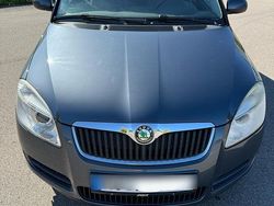 Grau Gebraucht 2009 Skoda Fabia Kleinwagen | 1.900 € (Fairer Preis)