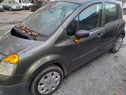 Grau Gebraucht 2005 Renault Modus Privilege Van / Kleinbus | 700 € (Superpreis)