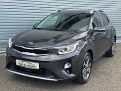 Grau Gebraucht 2019 Kia Stonic Spirit SUV | 14.880 € (Guter Preis)