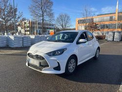 Weiß Gebraucht 2022 Toyota Yaris Comfort Kleinwagen | 18.400 € (Fairer Preis)