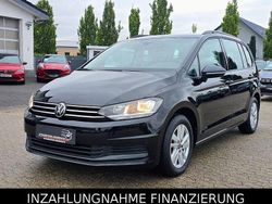 Schwarz Gebraucht 2022 VW Touran Comfortline Van / Kleinbus | 23.499 € (Fairer Preis)