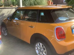 Orange Gebraucht 2018 Mini One D Kleinwagen | 12.590 € (Etwas zu teuer)