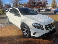Weiß Gebraucht 2017 Mercedes GLA220 Urban SUV | 21.000 € (Fairer Preis)