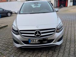 Silber Gebraucht 2016 Mercedes B200 Van / Kleinbus | 9.850 € (Etwas zu teuer)