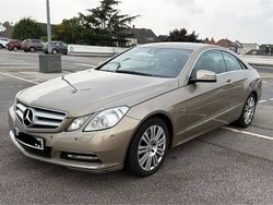 Gold Gebraucht 2011 Mercedes E350 Coupé | 9.490 €