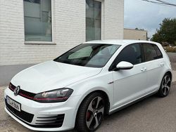 Weiß Gebraucht 2016 VW Golf VII GTI Limousine | 18.500 € (Fairer Preis)