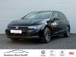 Schwarz Gebraucht 2021 VW Golf VIII Life Limousine | 23.990 € (Teuer)