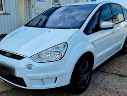 Weiß Gebraucht 2010 Ford S-MAX Titanium Van / Kleinbus | 3.499 €