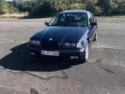 Blau Gebraucht 1997 BMW 316 Limousine | 2.900 €