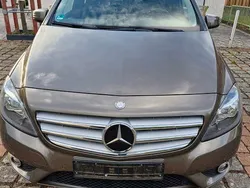 Grau Gebraucht 2012 Mercedes B180 Van / Kleinbus | 6.500 € (Guter Preis)