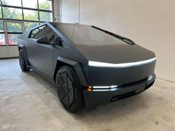 Schwarz Gebraucht 2024 Tesla Cybertruck Abholung | 105.000 €
