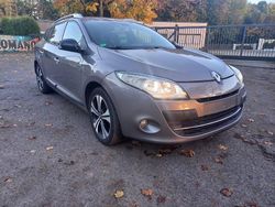 Braun Gebraucht 2012 Renault Mégane GrandTour Kombi | 2.900 € (Guter Preis)