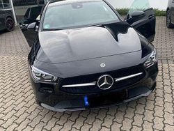 Schwarz Gebraucht 2020 Mercedes CLA180 Shooting Brake Kombi | 22.000 € (Fairer Preis)