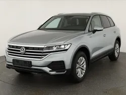 Oyster silver metallic Neu 2025 VW Touareg SUV | 58.495 €