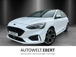 Frostweiß Gebraucht 2020 Ford Focus ST-Line Limousine | 16.460 € (Fairer Preis)