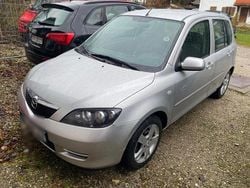 Silber Gebraucht 2006 Mazda 2 Kombi | 3.900 € (Teuer)