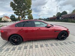 Rot Gebraucht 2018 Jaguar XE Portfolio Limousine | 16.200 € (Superpreis)