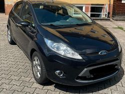 Schwarz Gebraucht 2011 Ford Fiesta Limousine | 1.800 €