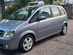 Grau Gebraucht 2004 Opel Meriva Van / Kleinbus | 1.790 € (Fairer Preis)