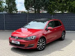 Rot Gebraucht 2015 VW Golf VII Highline Limousine | 12.990 € (Fairer Preis)