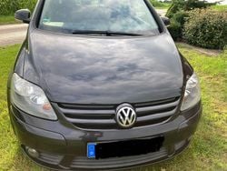 Schwarz Gebraucht 2008 VW Golf Plus Comfortline Van / Kleinbus | 2.400 € (Fairer Preis)