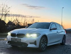 Weiß Gebraucht 2019 BMW 320 M Sport Kombi | 22.300 € (Fairer Preis)