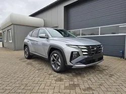 Shimmering silver metallic Neu 2024 Hyundai Tucson Trend SUV | 30.650 € (Fairer Preis)