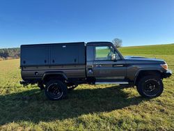 Grau Gebraucht 2019 Toyota Land Cruiser Abholung | 61.800 € (Guter Preis)