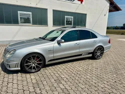 Silber Gebraucht 2002 Mercedes E63 AMG AMG Limousine | 6.699 €