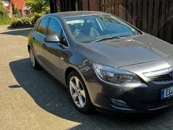Grau Gebraucht 2012 Vauxhall Astra Limousine | 3.300 €