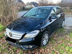 Schwarz Gebraucht 2013 Mercedes B180 Van / Kleinbus | 8.800 € (Superpreis)