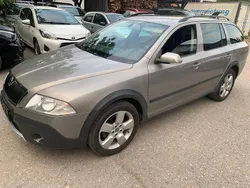 Beige Gebraucht 2008 Skoda Octavia Scout 4x4 Kombi | 4.990 € (Etwas zu teuer)