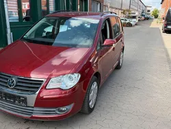 Rot Gebraucht 2009 VW Touran Trendline Van / Kleinbus | 3.999 € (Fairer Preis)