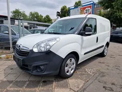Weiß Gebraucht 2015 Opel Combo Van / Kleinbus | 5.900 € (Guter Preis)