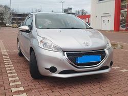 Silber Gebraucht 2014 Peugeot 208 Active Kleinwagen | 3.500 € (Guter Preis)