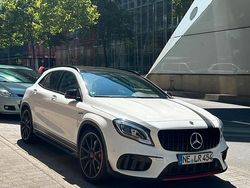 Weiß Gebraucht 2019 Mercedes GLA45 AMG AMG SUV | 34.990 € (Etwas zu teuer)