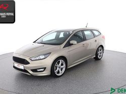 Titangrau Gebraucht 2018 Ford Focus ST-Line Kombi | 10.880 € (Superpreis)
