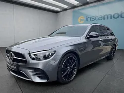 Grau Gebraucht 2024 Mercedes E220 Kombi | 51.199 €