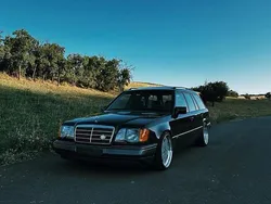Grau Gebraucht 1994 Mercedes E220 Kombi | 10.500 €