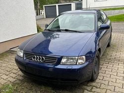 Blau Gebraucht 1999 Audi A3 Ambiente Limousine | 500 € (Superpreis)