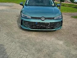 Grün Gebraucht 2024 VW Passat Business Kombi | 29.999 € (Guter Preis)