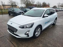 Weiß Gebraucht 2021 Ford Focus Cool & Connect Kombi | 9.900 € (Fairer Preis)