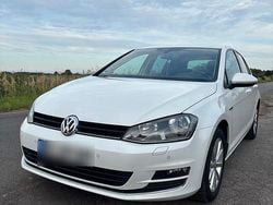 Weiß Gebraucht 2015 VW Golf VII LOUNGE Limousine | 8.000 € (Guter Preis)