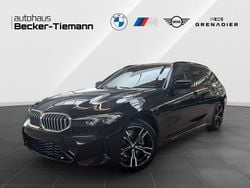 Black sapphire metallic Neu 2026 BMW 318 M Sport Kombi | 42.435 € (Guter Preis)