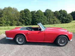 Rot Gebraucht 1965 Triumph TR4 Cabrio | 28.500 €