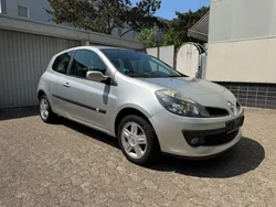 Silber Gebraucht 2008 Renault Clio II Kleinwagen | 1.950 € (Guter Preis)